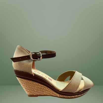 Sandalia beige casual para dama Fredels- 7074