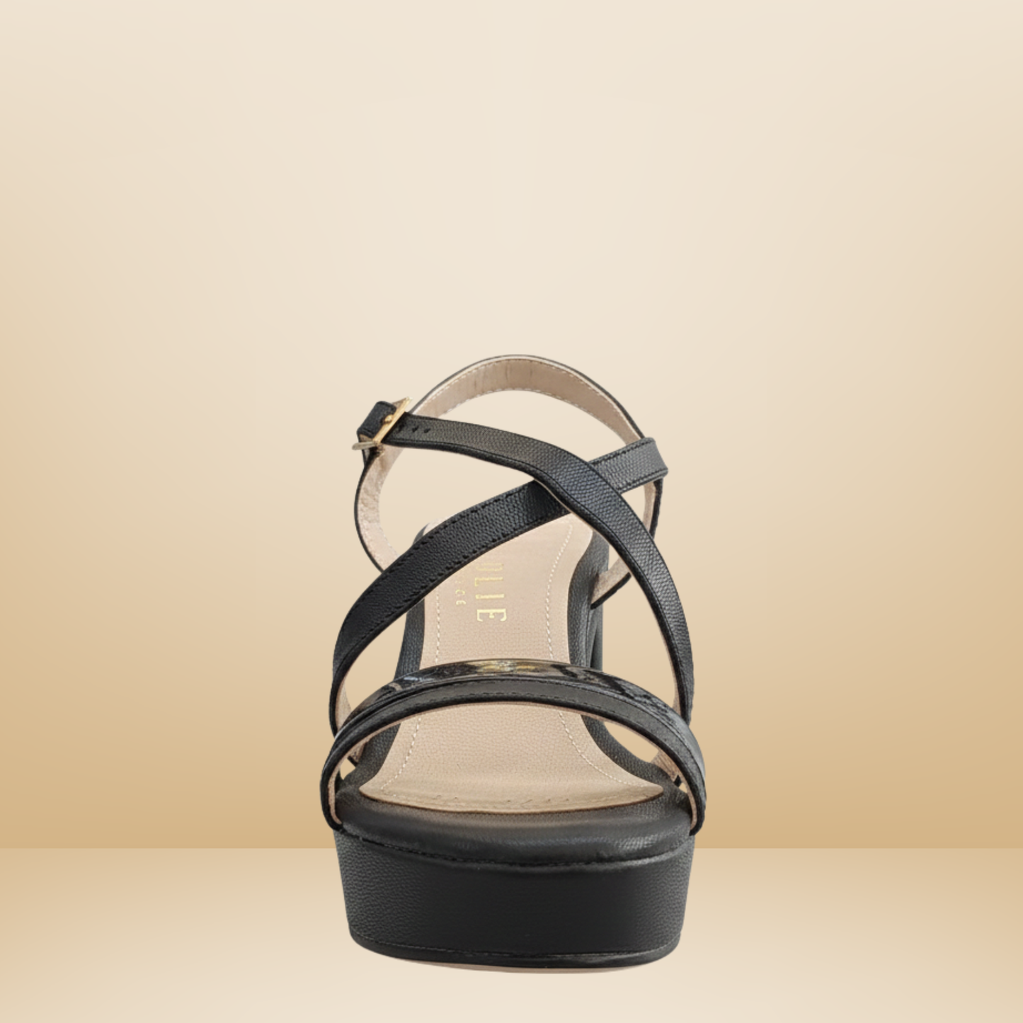 Sandalia camel con plataforma  con detalles metálicos -Paulie- 5446